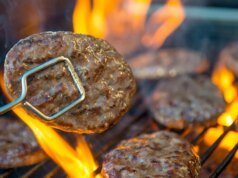 主廚 Paul Wahlberg 表示,最好的陣亡將士紀念日漢堡是最簡單的漢堡。