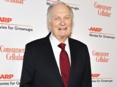艾倫·阿爾達 (Alan Alda) 詳述在與帕金森氏症作鬥爭期間迎來 90 歲生日的細節