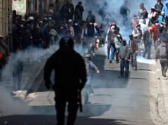玻利維亞危機:抗議者與警察之間的暴力衝突震撼拉巴斯