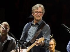 埃里克·克萊普頓 (Eric Clapton) 在觀眾向他投擲物體後中斷了他的音樂會