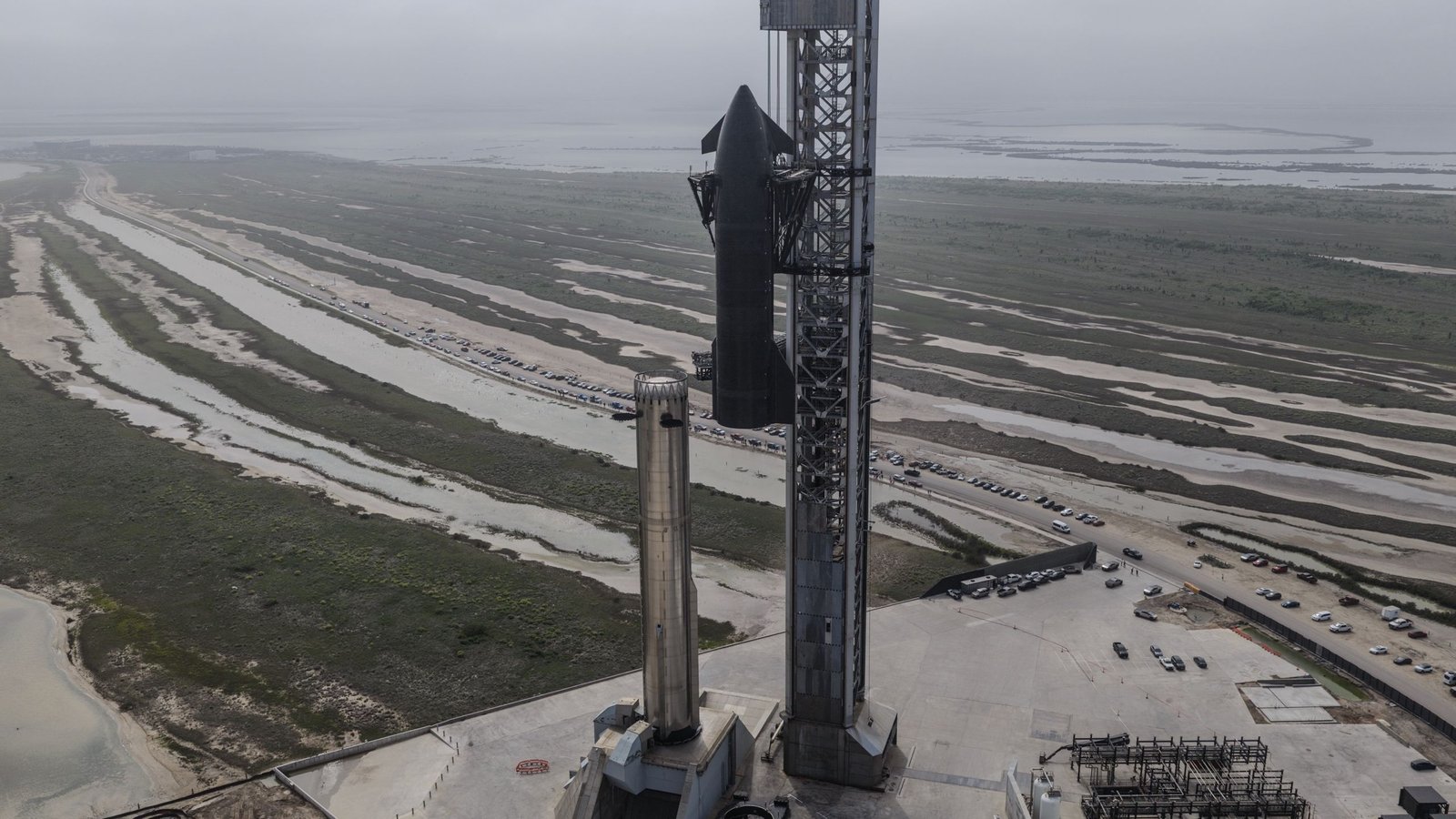 SpaceX 組裝 Starship V3 火箭，在首次發射前完成主要燃料測試