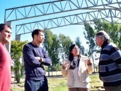 費爾南德斯開始建造位於 Paseo Capital del Agro 旁的新多功能空間的屋頂