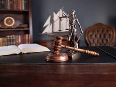 不當行為報告聯邦法官在法庭上發生性行為