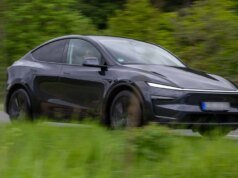因貼紙缺失,特斯拉正在召回數千輛 Model Y SUV