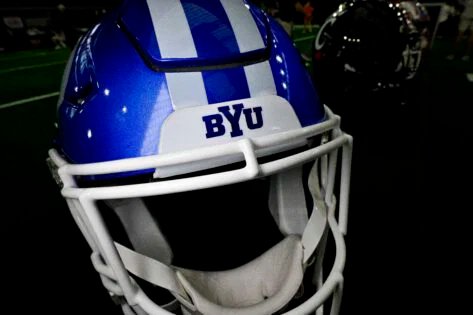 BYU WR 因持續的醫療問題而宣布退休