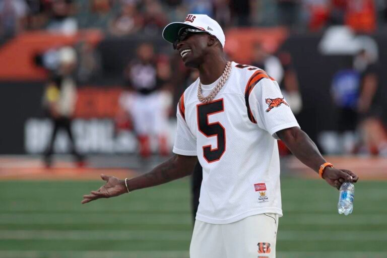 「寶貝，追隨金錢」：查德·約翰遜駁斥了賈森·凱爾斯對 NFL「遠離」週日比賽的擔憂