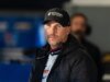 丹尼哈姆林 (Denny Hamlin) 因 CW 節目前轉播投訴而回擊 NASCAR 粉絲