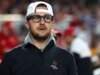 約翰尼·曼齊爾 (Johnny Manziel) 在 Brand Risk 的綜合格鬥首秀中擊敗了鮑勃·梅內裡 (Bob Menery)。