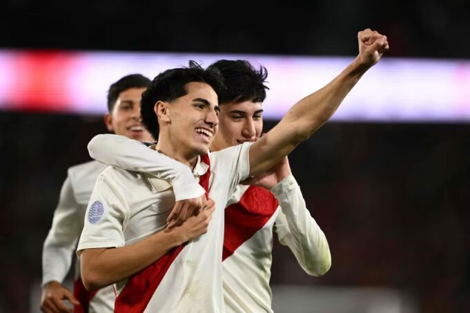 la-celebracion-de-lucas-silva-river-se-quedo-con-57V34GMYCRFQVLDUEALW6Y4IOI.jpg