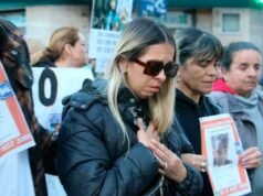 阿戈斯蒂娜·維加的母親已經得知女兒的死訊,不得不被注射藥物