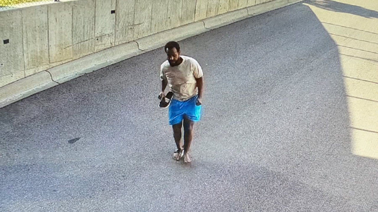 警方逮捕了一名在突襲期間跳樓的醫療補助詐欺嫌疑犯。
