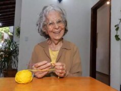 Café com Crochê:活動教導斷開連結的手工藝術
