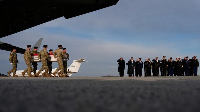 trump-casualty-return-national-guard-soldiers-004.jpg