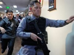 被國際刑事法院通緝的菲律賓參議員逃離參議院:NPR