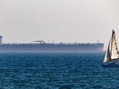 隨著最新一批波斯灣石油抵達長灘,加州正準備迎接不確定性