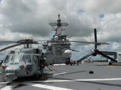 250 號遊輪在新奧爾良停靠,週末觀賞高大的船艦和軍艦。
