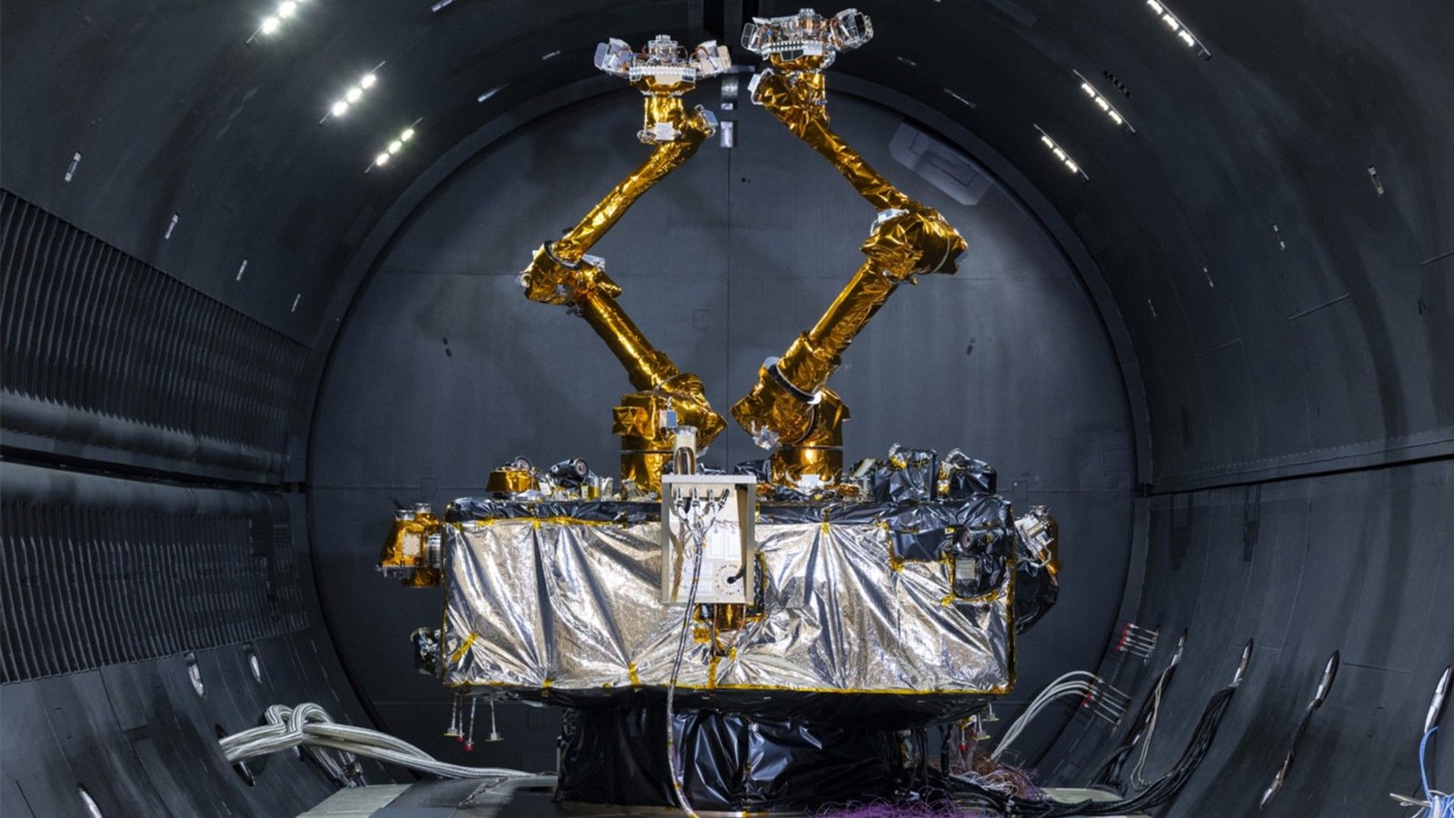 DARPA 準備在 2026 年發射機器人深空修復衛星