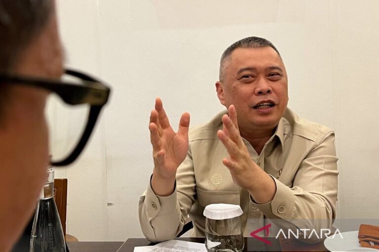交通部長：甘比爾站已準備好為 KRL 提供長途列車服務