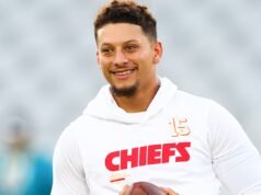帕特里克·馬霍姆斯簽下 NFL 歷史上最大的 5.04 億美元合約