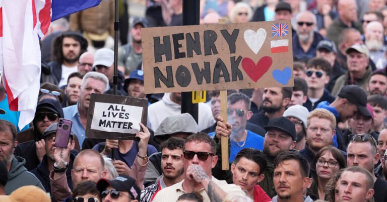 亨利·諾瓦克（Henry Nowak）死亡時被警察戴上手銬的謀殺案在英國引發了憤怒