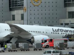 波音 787-9 夢幻客機前輪倒塌,數名工人受傷