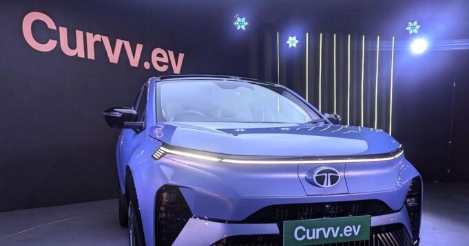 07tatacurvv1.jpg