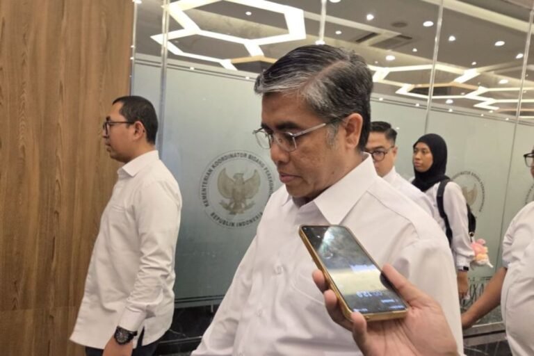 人力部長確保政府正在監控多家公司可能的裁員情況