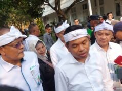 Dedi Mulyadi 對投資可以抵消西爪哇的落葉颱風持樂觀態度。