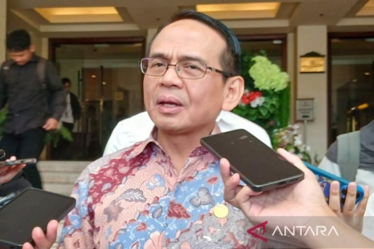 OJK 敦促金融公司在 BI 利率上升時加強緩解措施