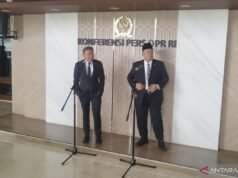 DPR要求財政部-BI鞏固貨幣和財政整頓,以克服盧比貶值的問題