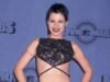 52 歲的 Craft 明星 Fairuza Balk 分享了罕見的自拍照,她享受著珠寶設計師的新職業