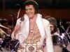 1977 年貓王演唱會照片中的奇怪細節助長了瘋狂的時間旅行理論