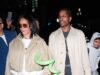 蕾哈娜 (Rihanna) 和她的兒子 Riot Rose 在 A$AP Rocky 的演唱會上支持他(說唱歌手向他的朋友致以甜蜜的敬意)