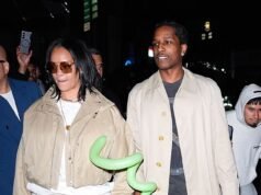 蕾哈娜 (Rihanna) 和她的兒子 Riot Rose 在 A$AP Rocky 的演唱會上支持他(說唱歌手向他的朋友致以甜蜜的敬意)