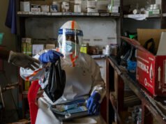 隨著伊波拉疫情擴大,科學家急於測試治療方法