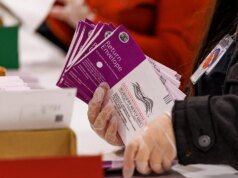 藍州選民訴訟正在考驗司法部審查州選舉記錄的權力。