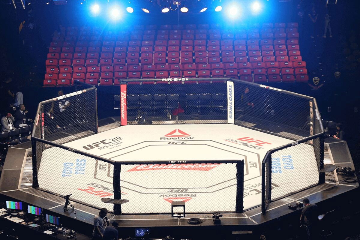 一名被解僱的 UFC 選手聲稱，儘管受傷，他還是被迫參加戰鬥