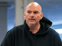 約翰費特曼因白宮批評 UFC 比賽而猛烈抨擊拉里大衛