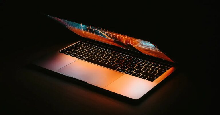 該報告稱，未來的 OLED Mac 和 iPad 將能夠支援更廣泛的色域。