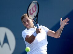 「熱愛每一分鐘」:36歲 ATP 職業球員在宣布退休時準備情感溫布頓告別