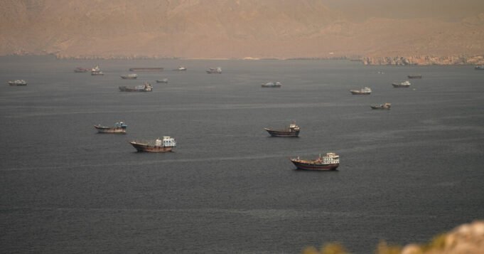 21mideast-hormuz-hcfp-facebookJumbo.jpg
