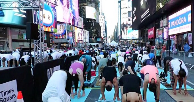 21times-square-yoga.jpg
