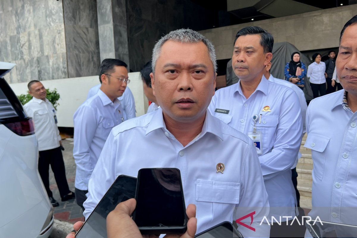 交通運輸部長支持國營物流控股增強全球競爭力
