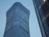 小型飛機撞上北京最高建築