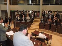 議員們在聖地牙哥推進清潔記錄法案,面對面即將到來