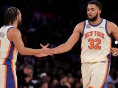 賈倫布倫森 (Jalen Brunson) 在 NBA 總決賽新聞中追踪尼克斯隊球員卡爾安東尼唐斯 (Karl-Anthony Towns) 的事實核查