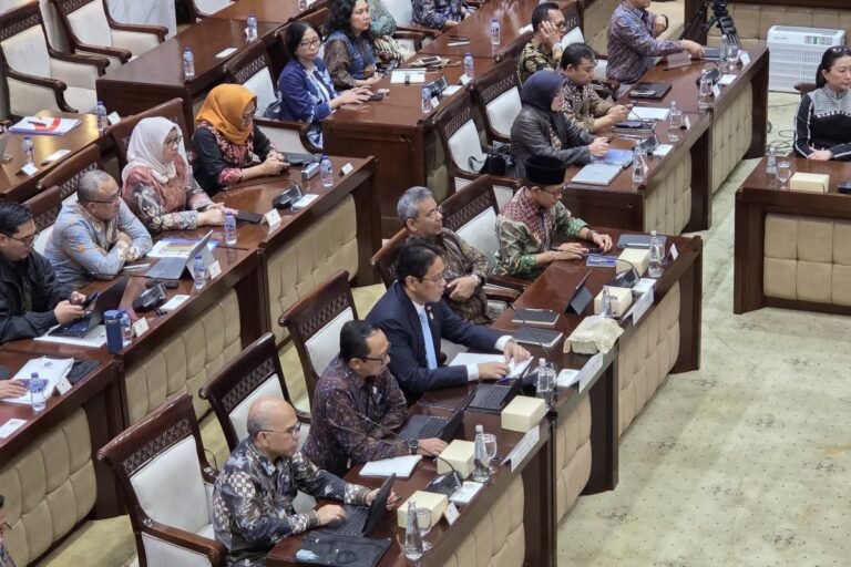 印尼民主共和國批准財政部2027年指示性上限498億印尼盾