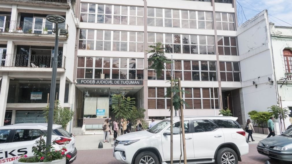 阿吉拉雷斯兩名被判犯有欺詐罪的婦女必須向受害者賠償