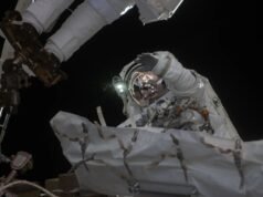 6 月 30 日,觀看 2 位 NASA 太空人在太空行走期間調整國際太空站的大型機械手臂