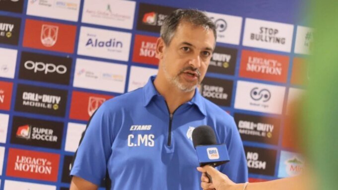 69871d57dca36-pelatih-arema-fc-marcos-santos_gemini_1265_711.jpg